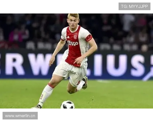 德容本赛季表现稳健,延续荷兰中场节拍器角色 德容本赛季表现稳健,延续荷兰中场节拍器角色