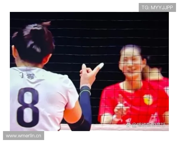 丁霞今天一出场，连队友都忍不住瞄这豪宅钥匙链了！